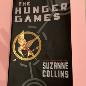 The hunger games and the outsider book set